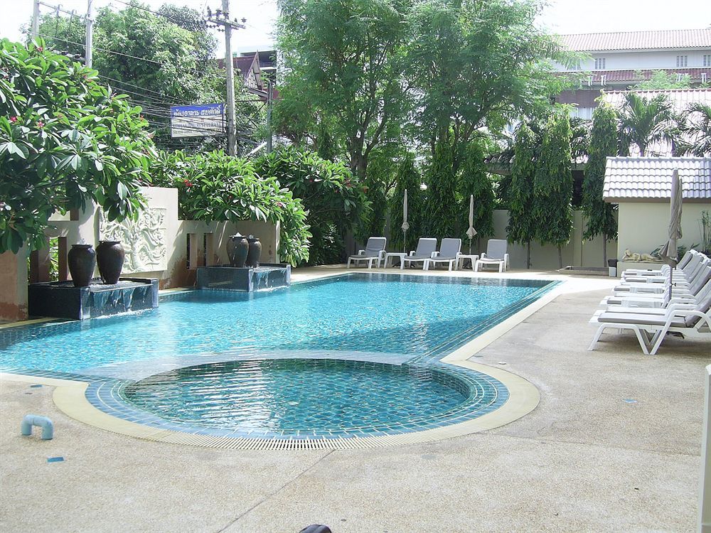 Crown Pattaya Beach Hotel фото 19