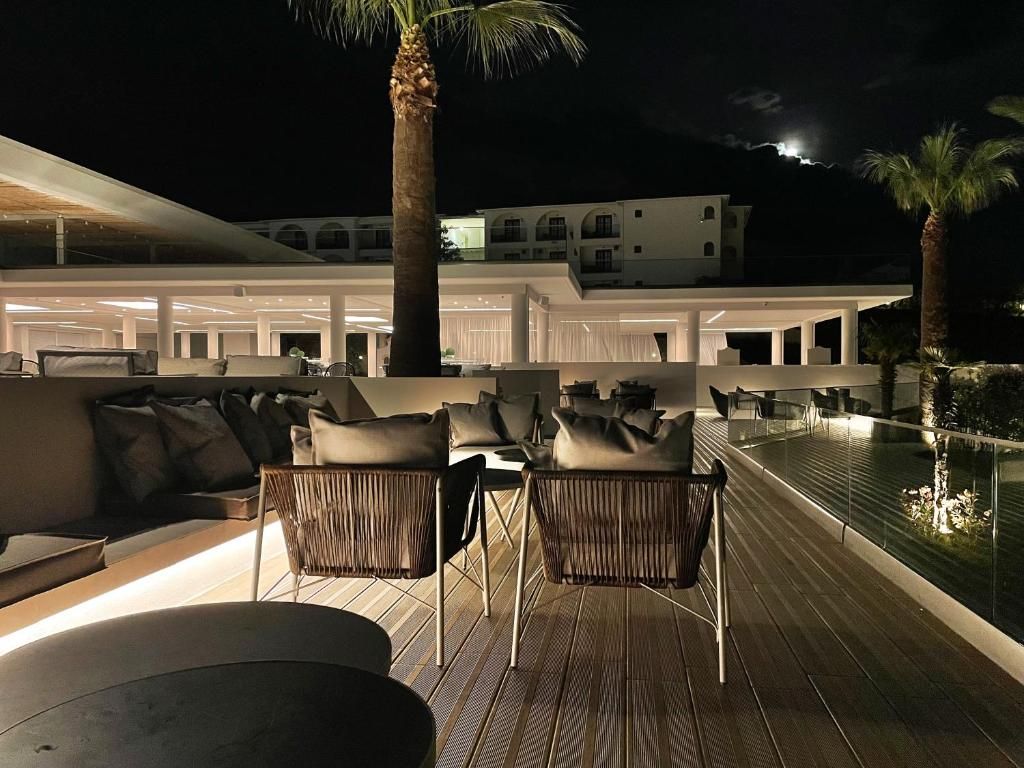 Akrathos Beach Hotel фото 26