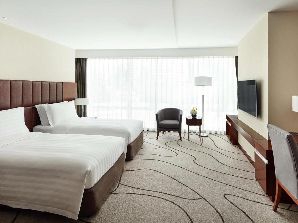Pullman Shanghai Skyway Hotel фото 10