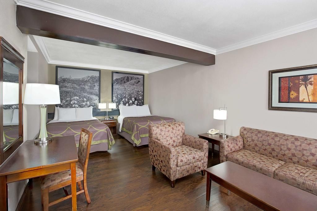 Super 8 by Wyndham Los Angeles-Culver City Area фото 7