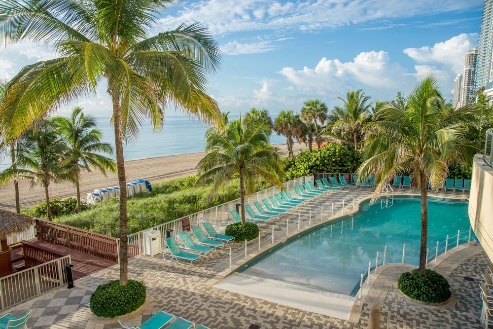 Doubletree Ocean Point Resort & Spa Miami Beach North фото 0