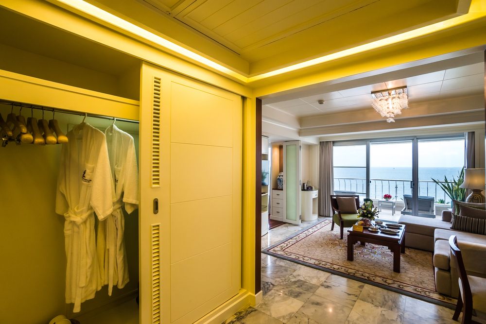 Royal Wing Suites & Spa фото 42