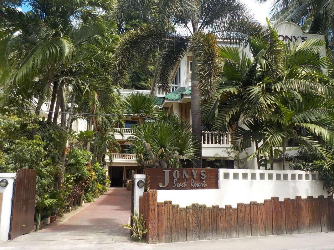 Jony's Beach Resort фото 12