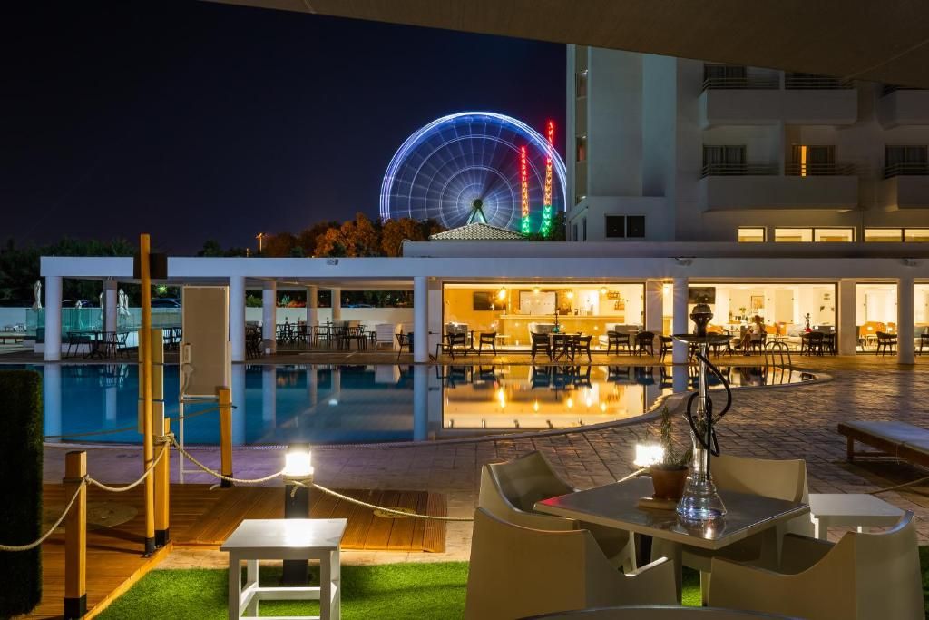 Pierre Anne Beach Hotel фото 26