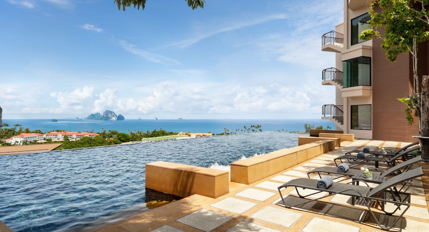 Avani Ao Nang Cliff Krabi Resort фото 7
