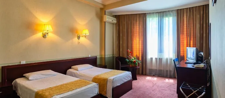 Фото отеля Diplomat Hotel
