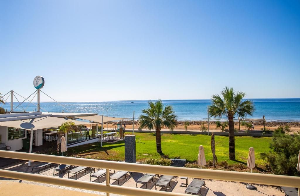 Pierre Anne Beach Hotel фото 35