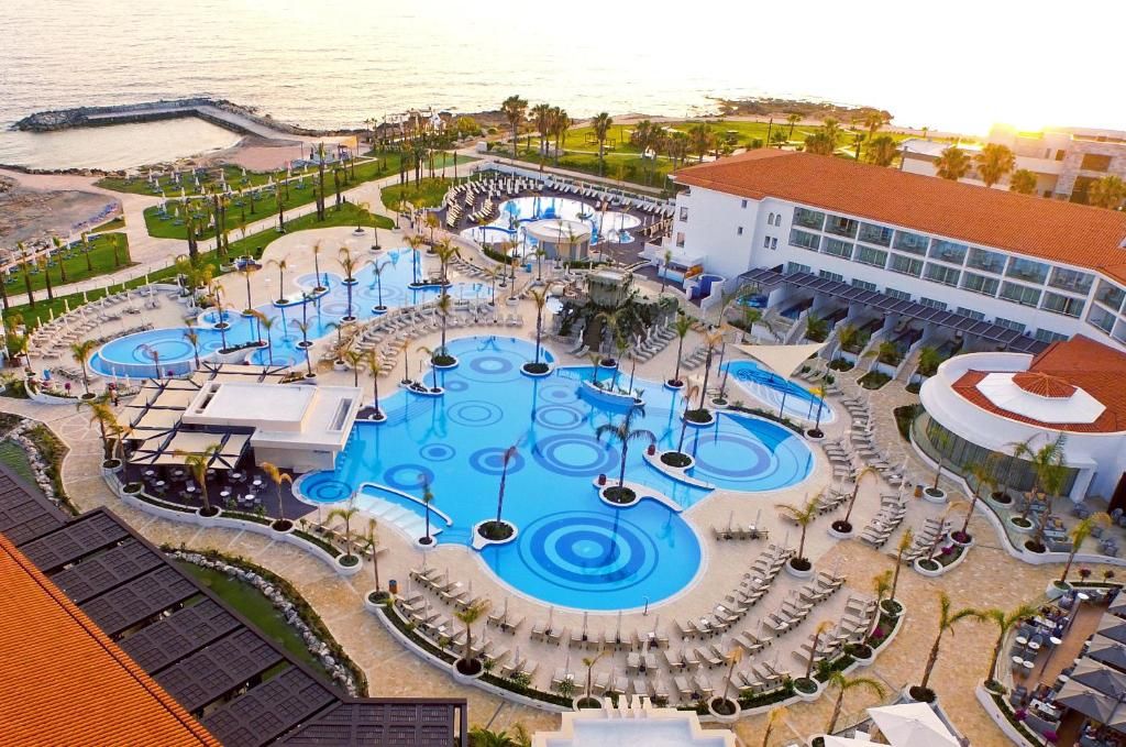 Olympic Lagoon Resort Paphos фото 0
