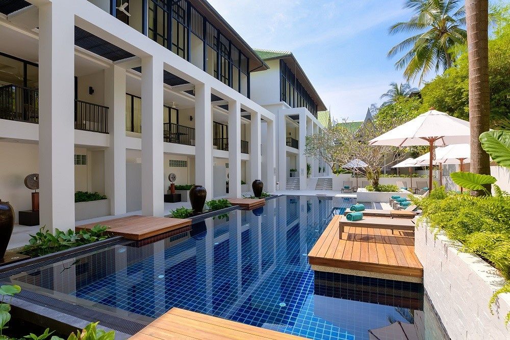Outrigger Surin Beach Resort фото 0