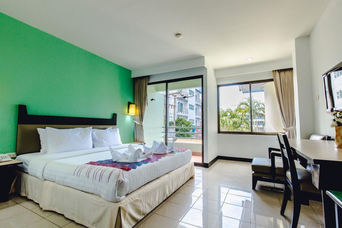 Karon Whale Resort фото 2