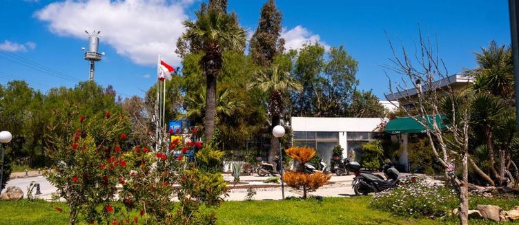 Фото отеля Flora Hotel