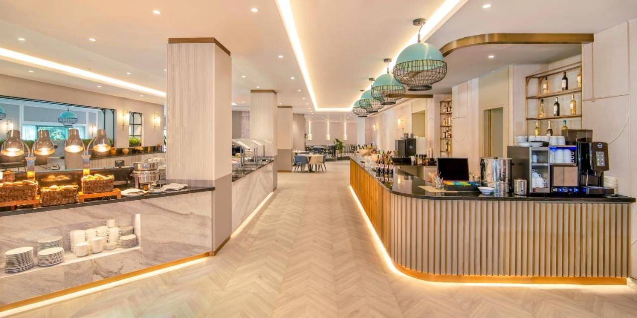 Sheraton Abu Dhabi Hotel & Resort фото 10