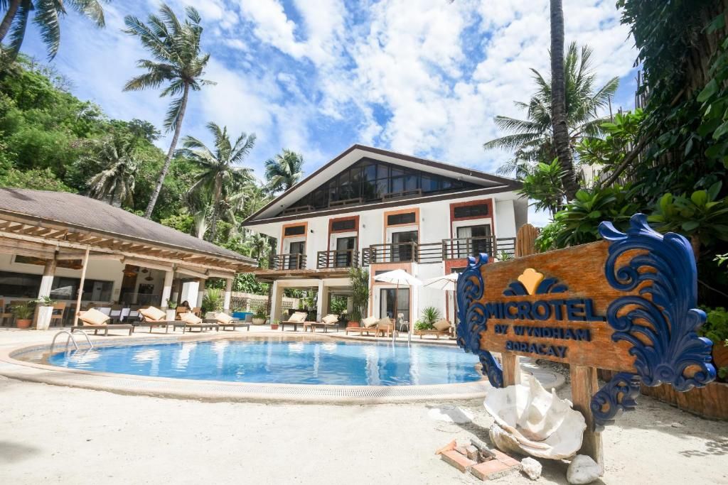 Microtel by Wyndham Boracay фото 22