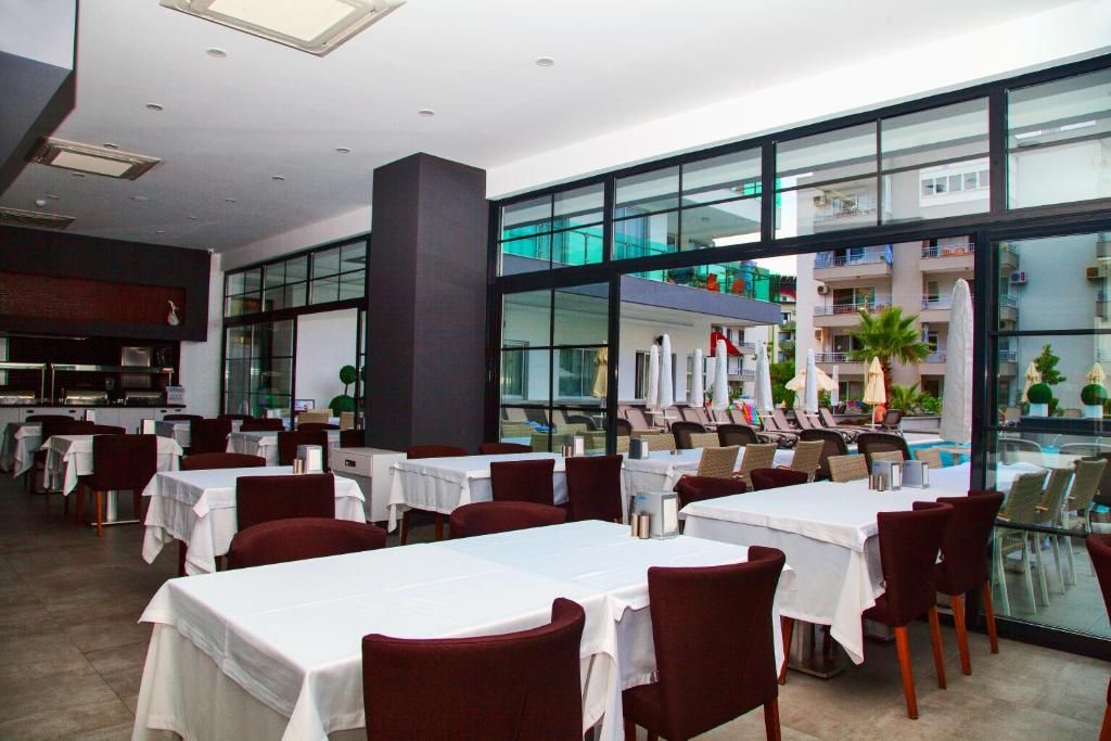Green Garden Suites Hotel фото 10