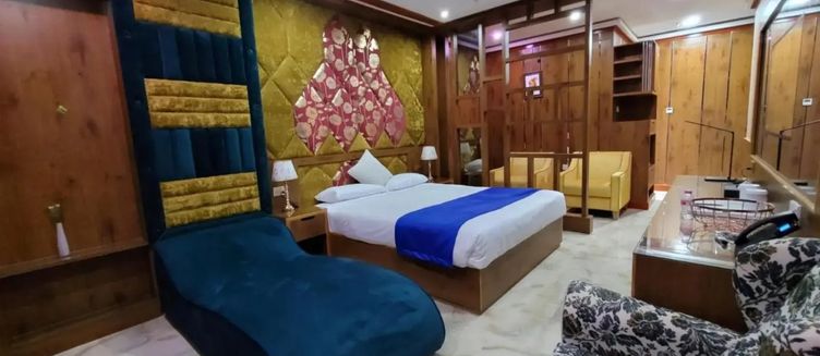 Фото отеля Camphor Hotel