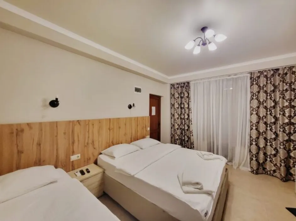 Leon Beach Hotel фото 2