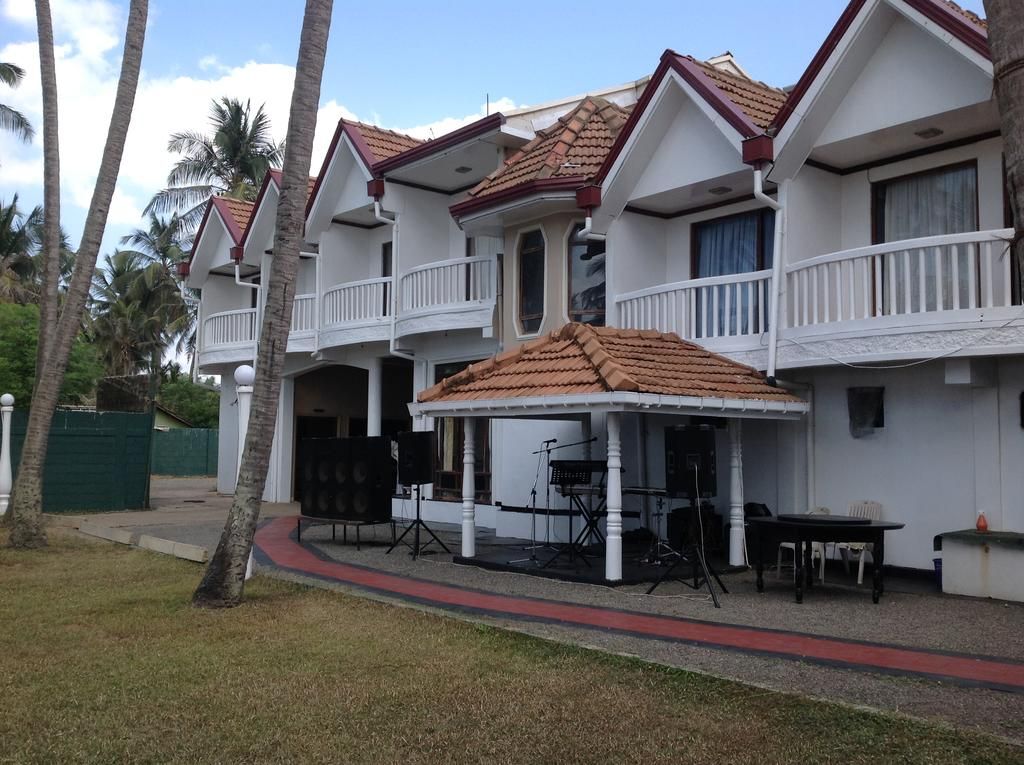 Ninnada Beach Hotel фото 10