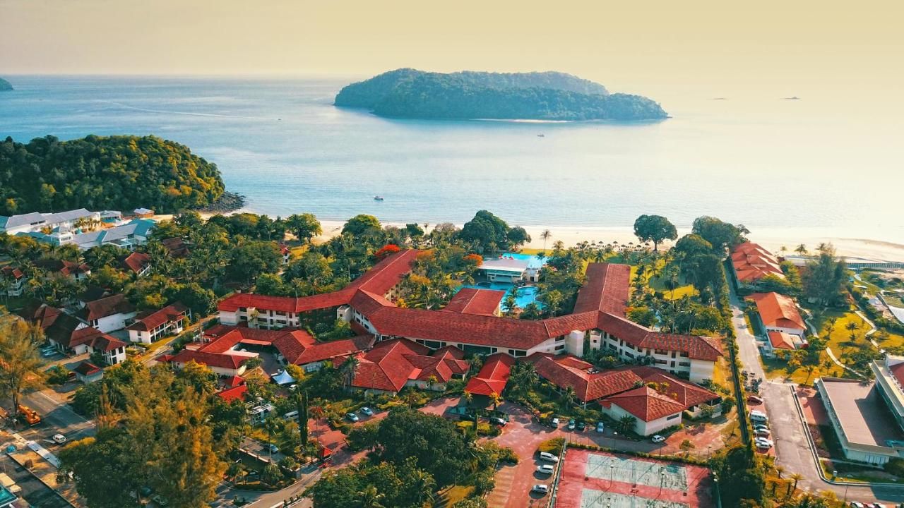 Holiday Villa Resort & Beachclub Langkawi фото 1