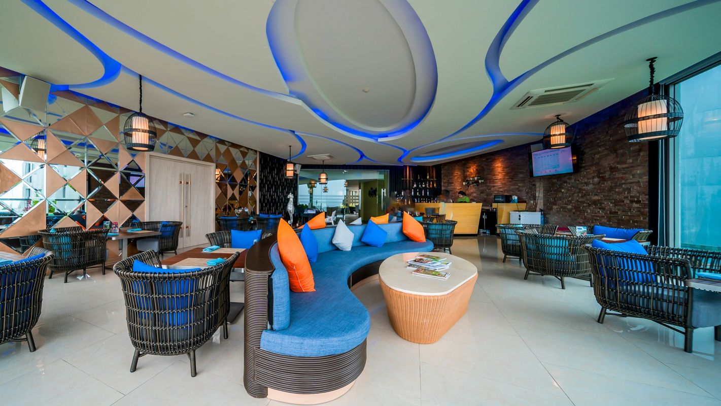 Crest Resort & Pool Villas фото 13