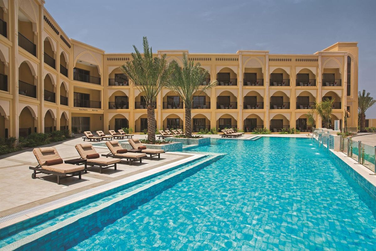 DoubleTree by Hilton Resort & Spa Marjan Island фото 8