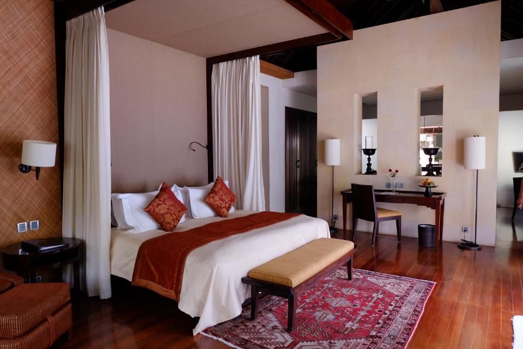 The Royal Santrian Luxury Beach Villas фото 52