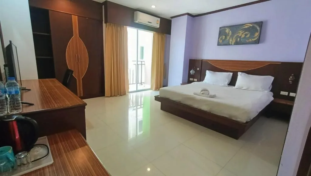 Issara Patong Beach фото 5
