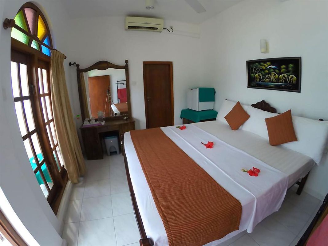 Royal Beach Hotel фото 3