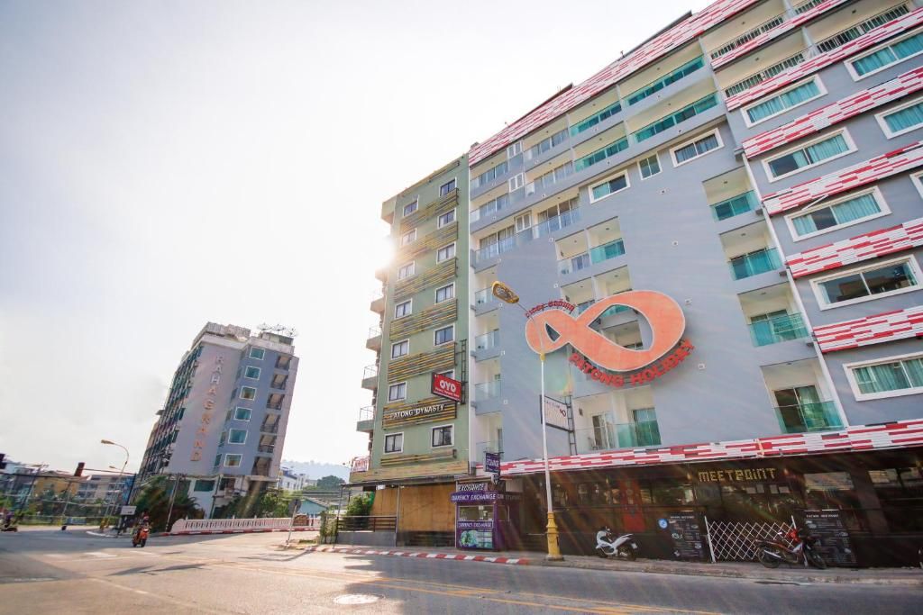 OYO 861 Patong Dynasty Hotel фото 35