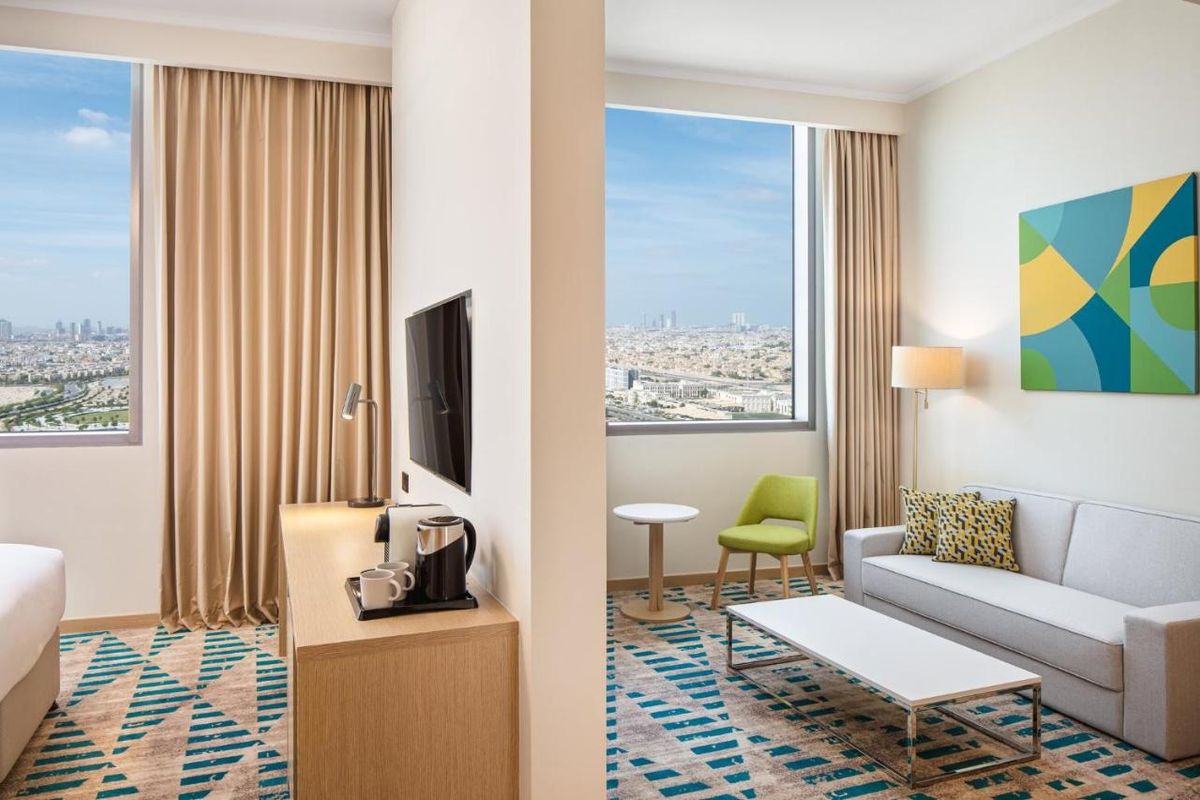Holiday Inn & Suites Dubai Science Park фото 46