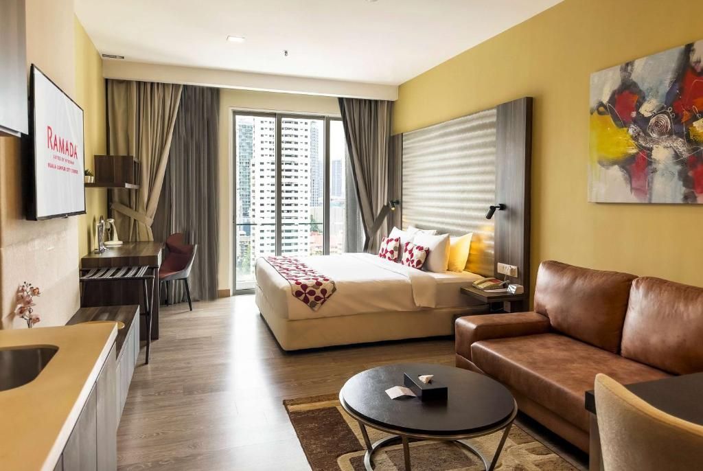 Ramada Suites by Wyndham Kuala Lumpur City Centre фото 1