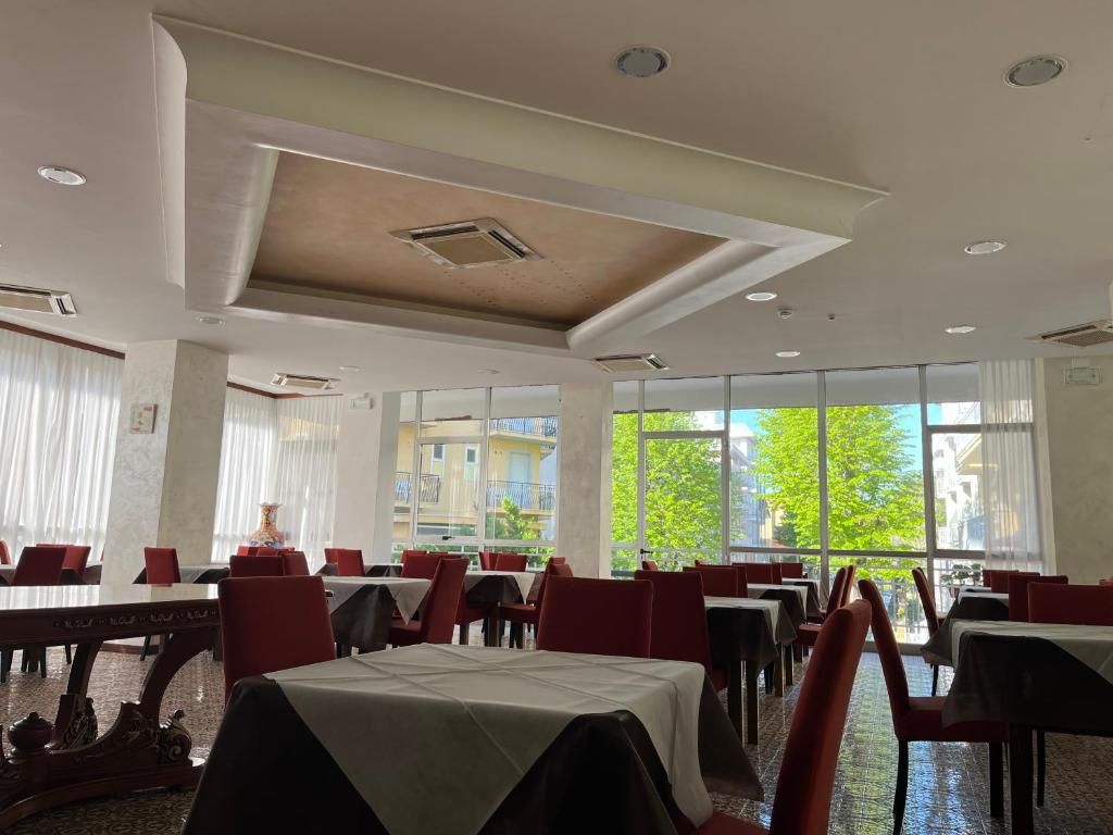 Hotel Fellini Rimini фото 15