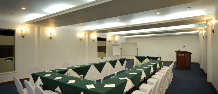 Фото отеля Berjaya Hotel Colombo