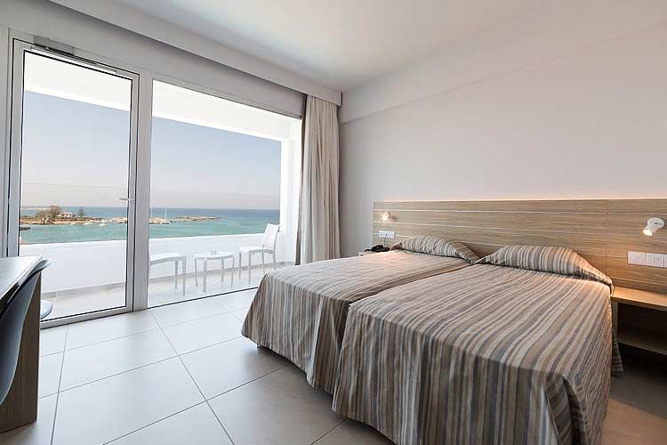 Mimosa Beach Hotel фото 2