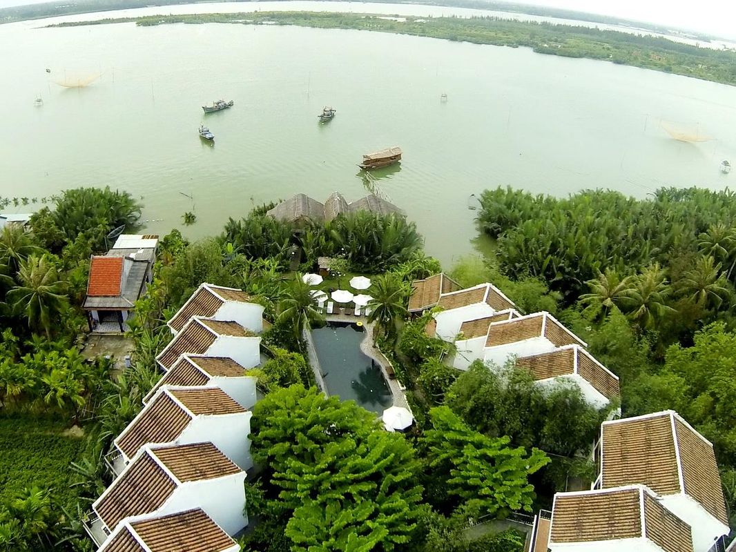 Hoi An Coco River Resort & Spa фото 30