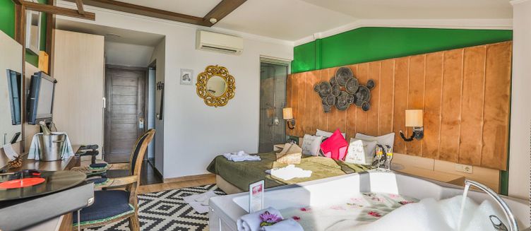 Фото отеля Anjeliq House Botique Hotel