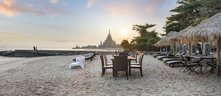 Фото отеля Golden Tulip Pattaya Beach Resort