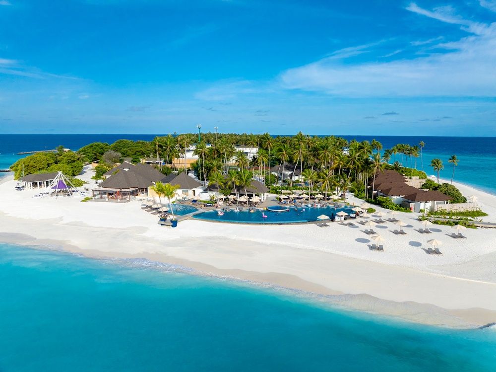 Avani+ Fares Maldives Resort фото 43