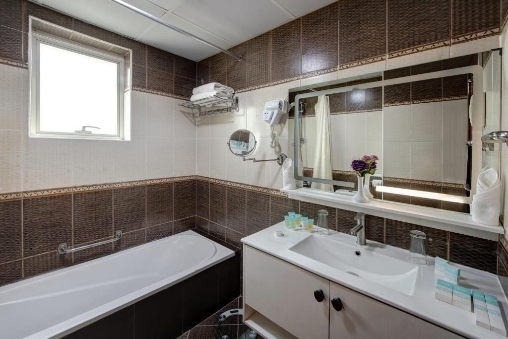 Апарт-отель «Al Bustan Tower Hotel Suites» фото 35