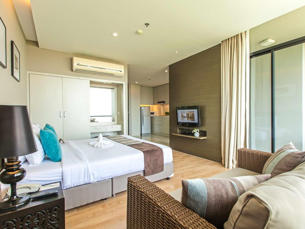 Altera Hotel and Residence фото 24