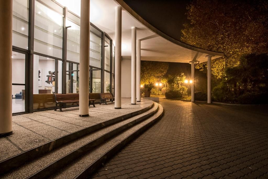 FlyOn Hotel & Conference Center фото 4