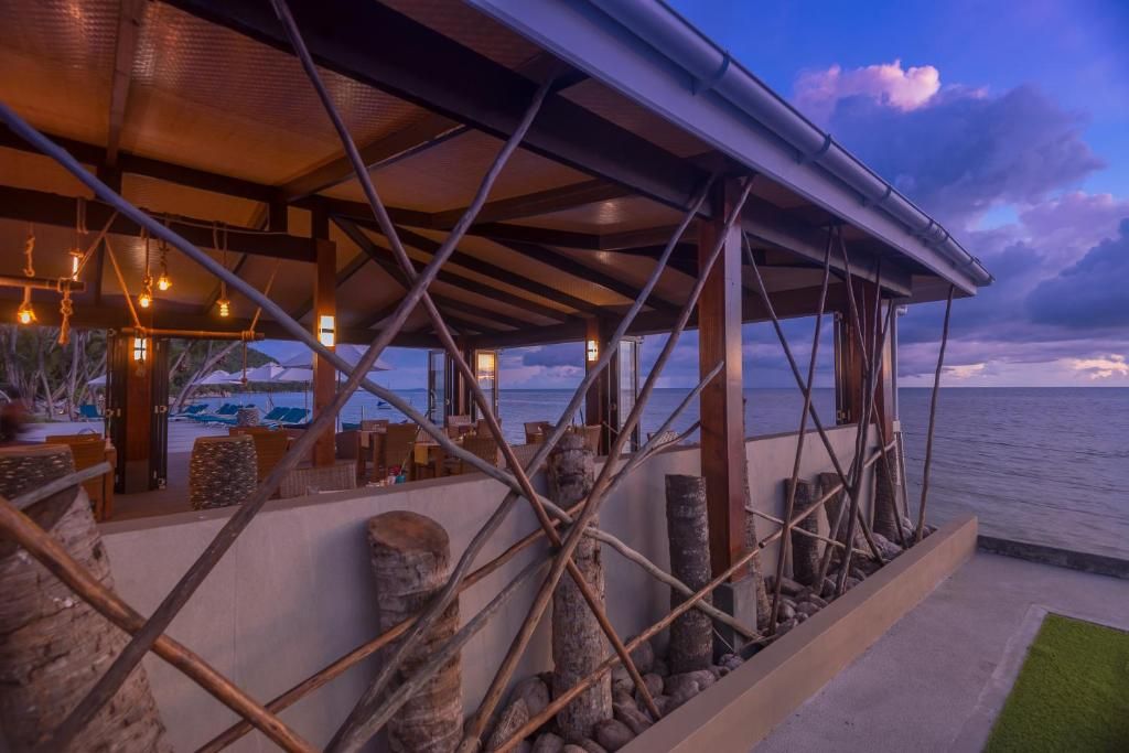 Coco De Mer & Black Parrot Suites фото 76