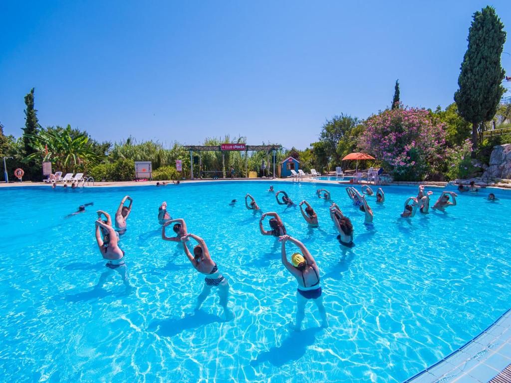 Sunrise Village Beach Hotel фото 12