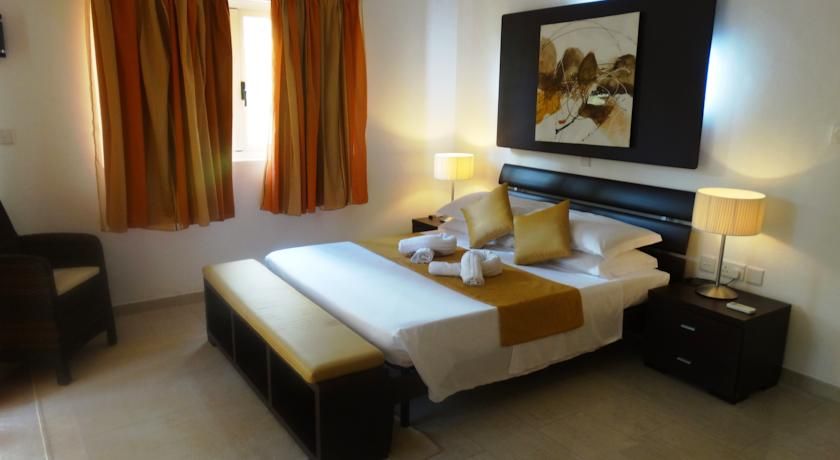 Cote d'Or Self Catering Apartments фото 11