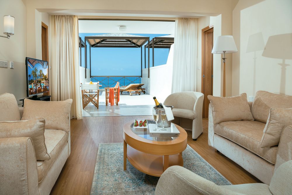 Constantinou Bros Athena Beach Hotel фото 44