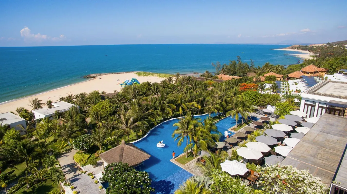 The Cliff Resort and Residence фото 2