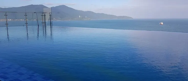 Фото отеля Maximilan Danang Beach Hotel
