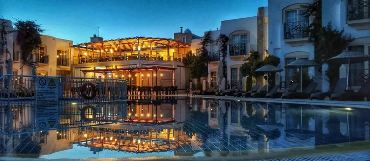 Фото отеля Serpina Hotel