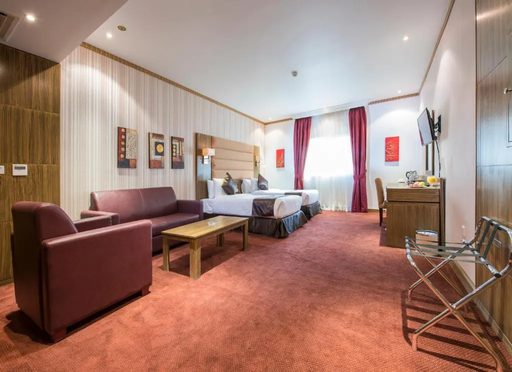 Royal Tulip Hotel фото 1