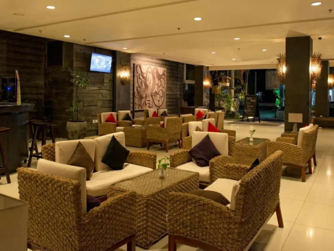 Solaris Hotel Kuta фото 26