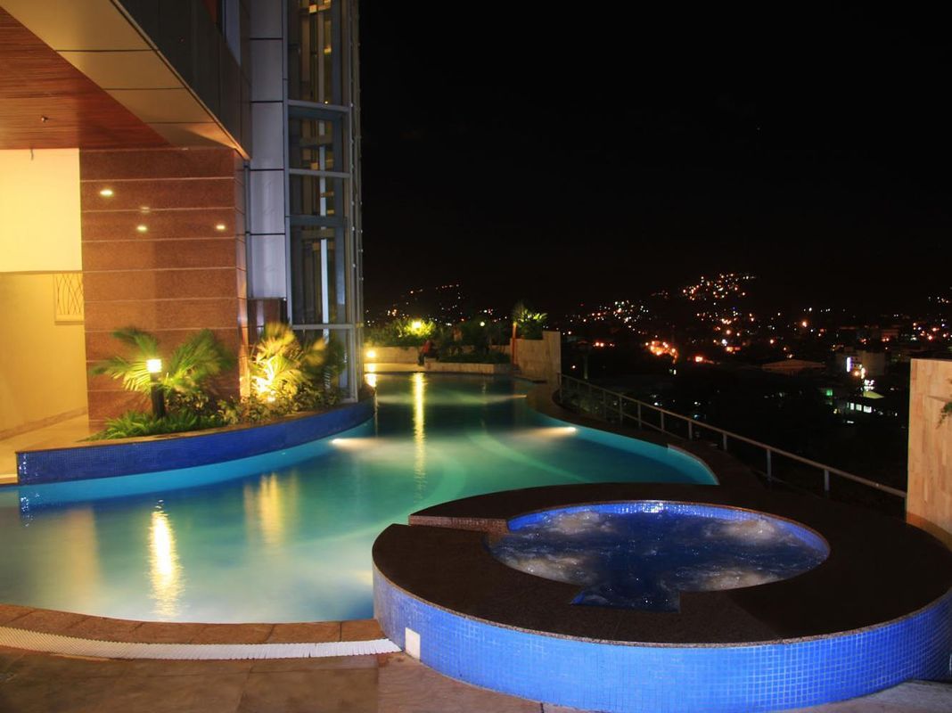 Crown Regency Hotels & Towers фото 17
